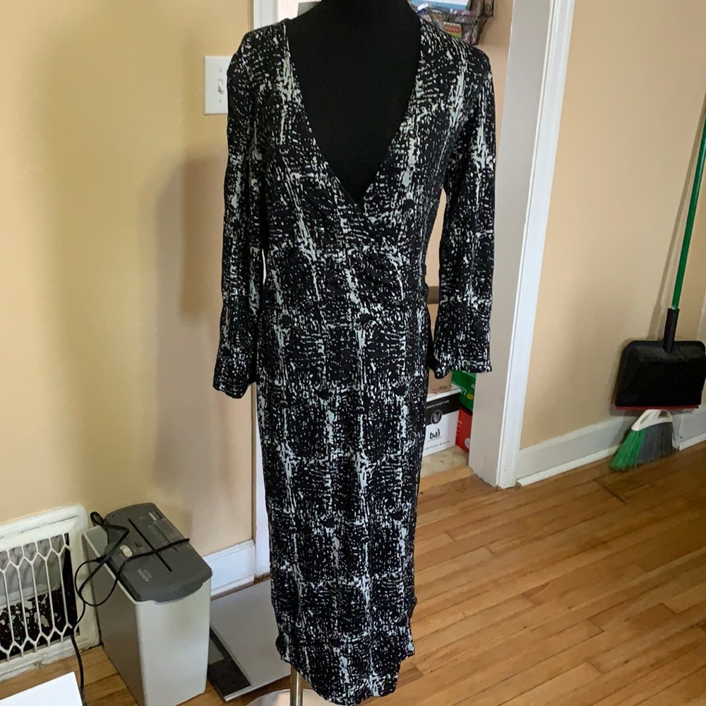 V neck dress